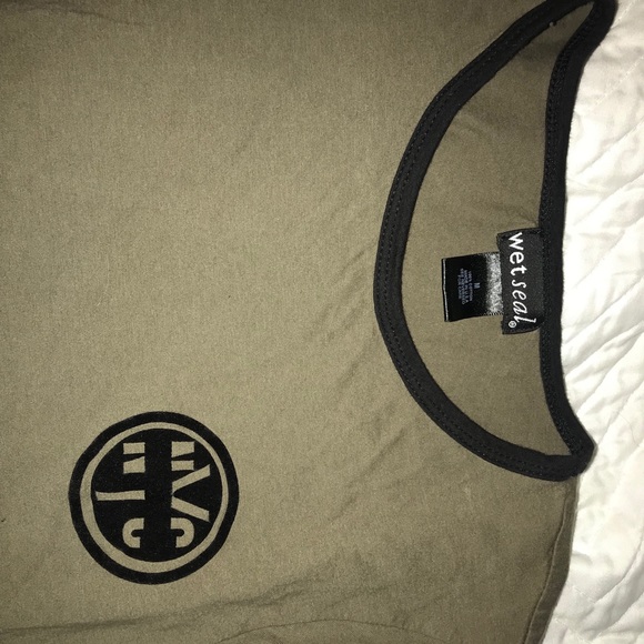 Green Top - Picture 2 of 2